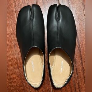 Maison Margiela Black Split-Toe Leather Flats NWOT